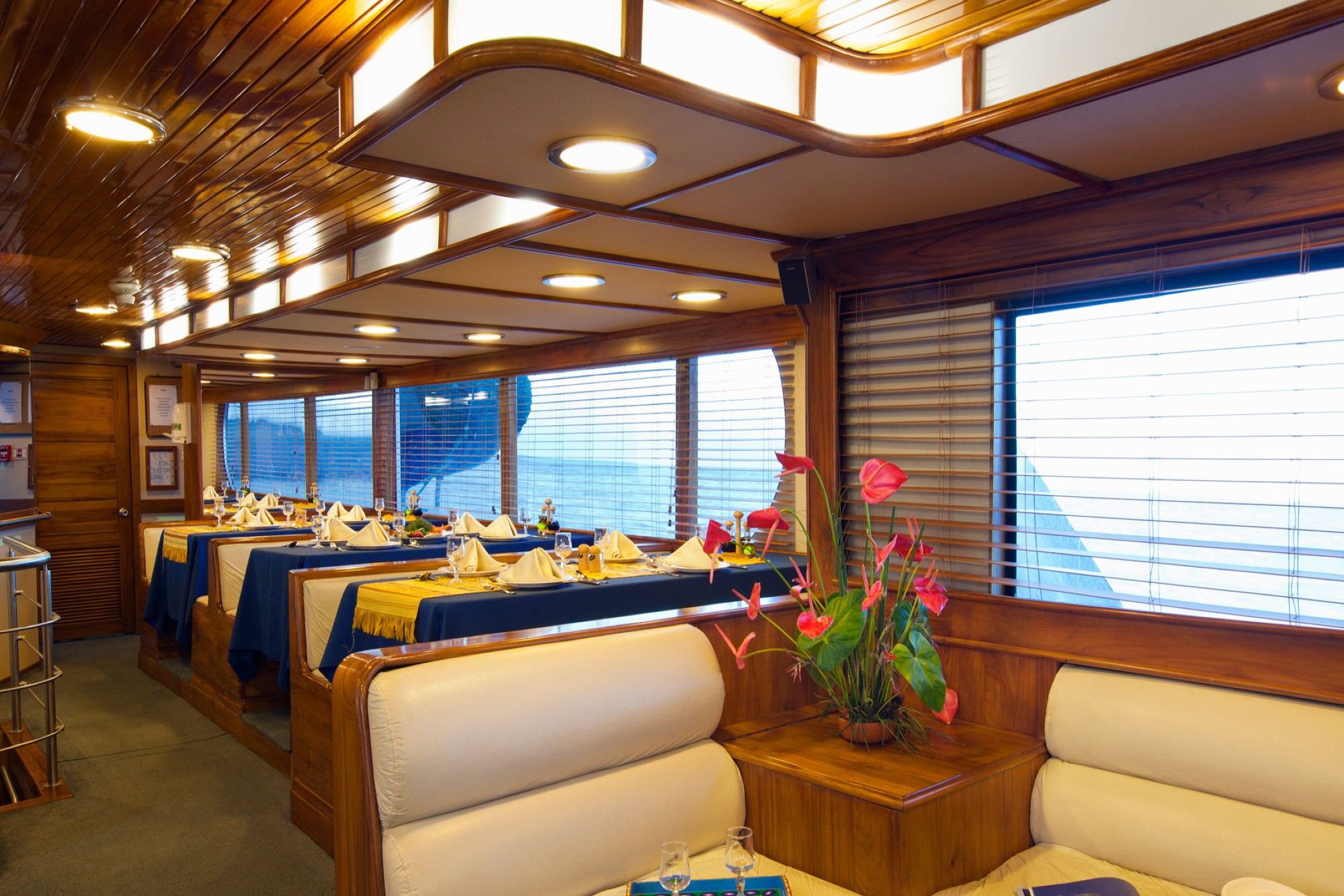 Galapagos Aggressor III — dining-room2.jpg