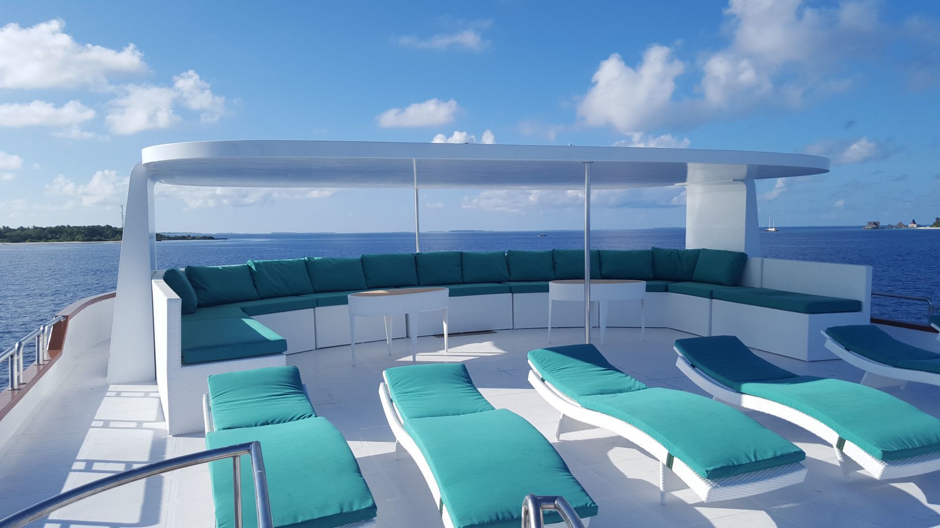 Carpe Novo — CarpeNovo_sundeck_Stern_lg.jpg