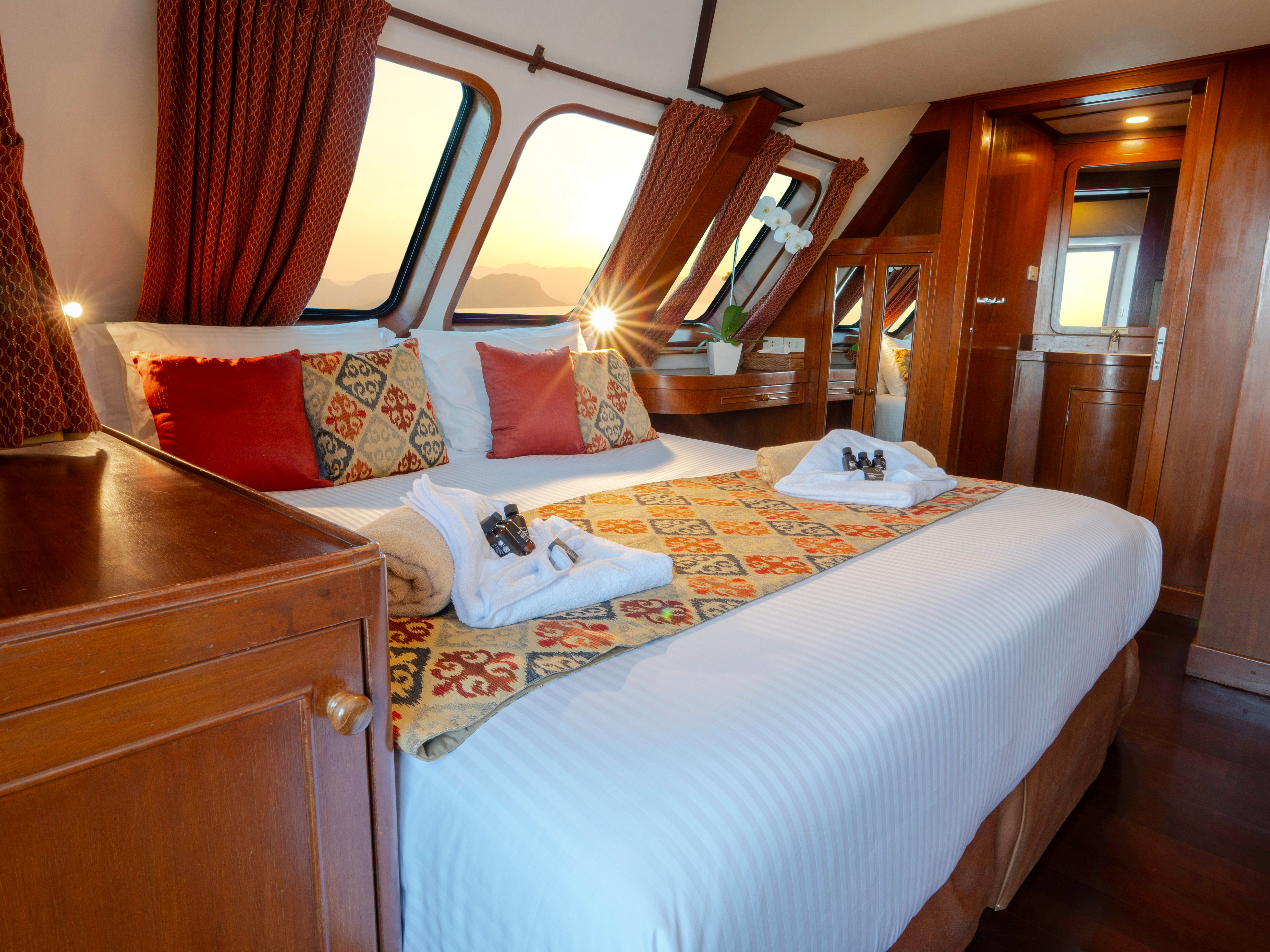 Mermaid I — master-cabin-1.jpg