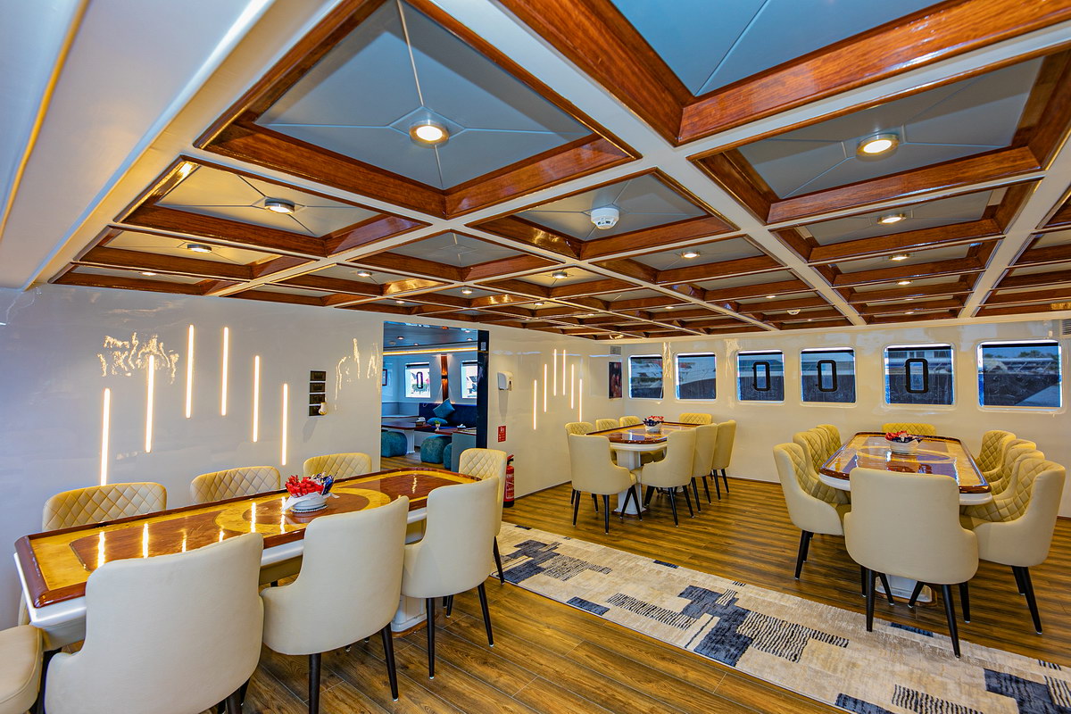 Emperor Superior — Superior-Restaurant-2.jpg