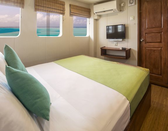 Carpe Diem — Cd_Deluxe_20Cabin_20Daytime_Ensuite_1_lg.jpg