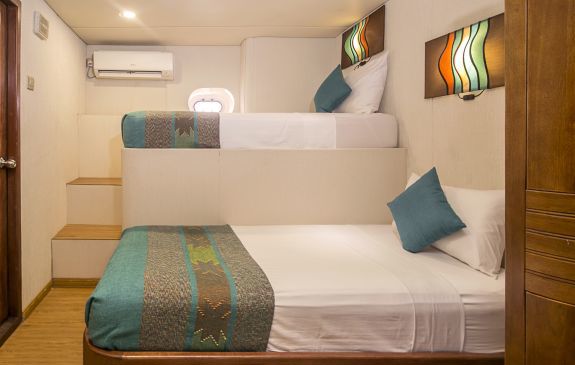 Carpe Diem — CD_Standard_20cabin_20twin_20beds_1_lg.jpg