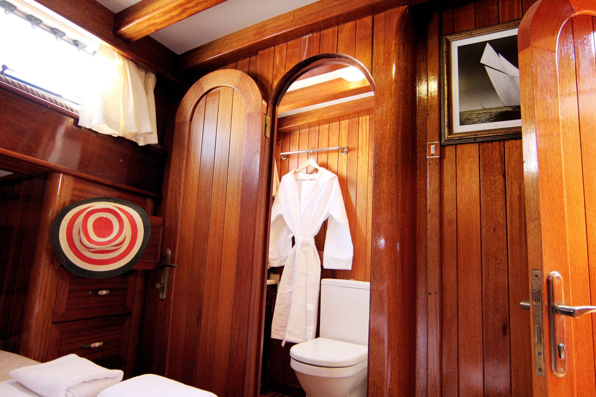 Pearl 111 — cabin-2.jpg