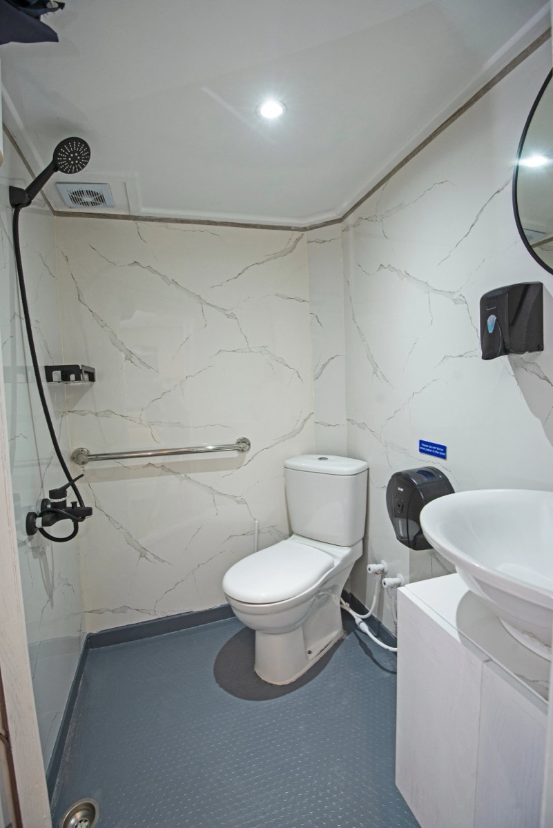Blue Horizon (Red Sea) — blue-horizon-premium-bathroom.jpg