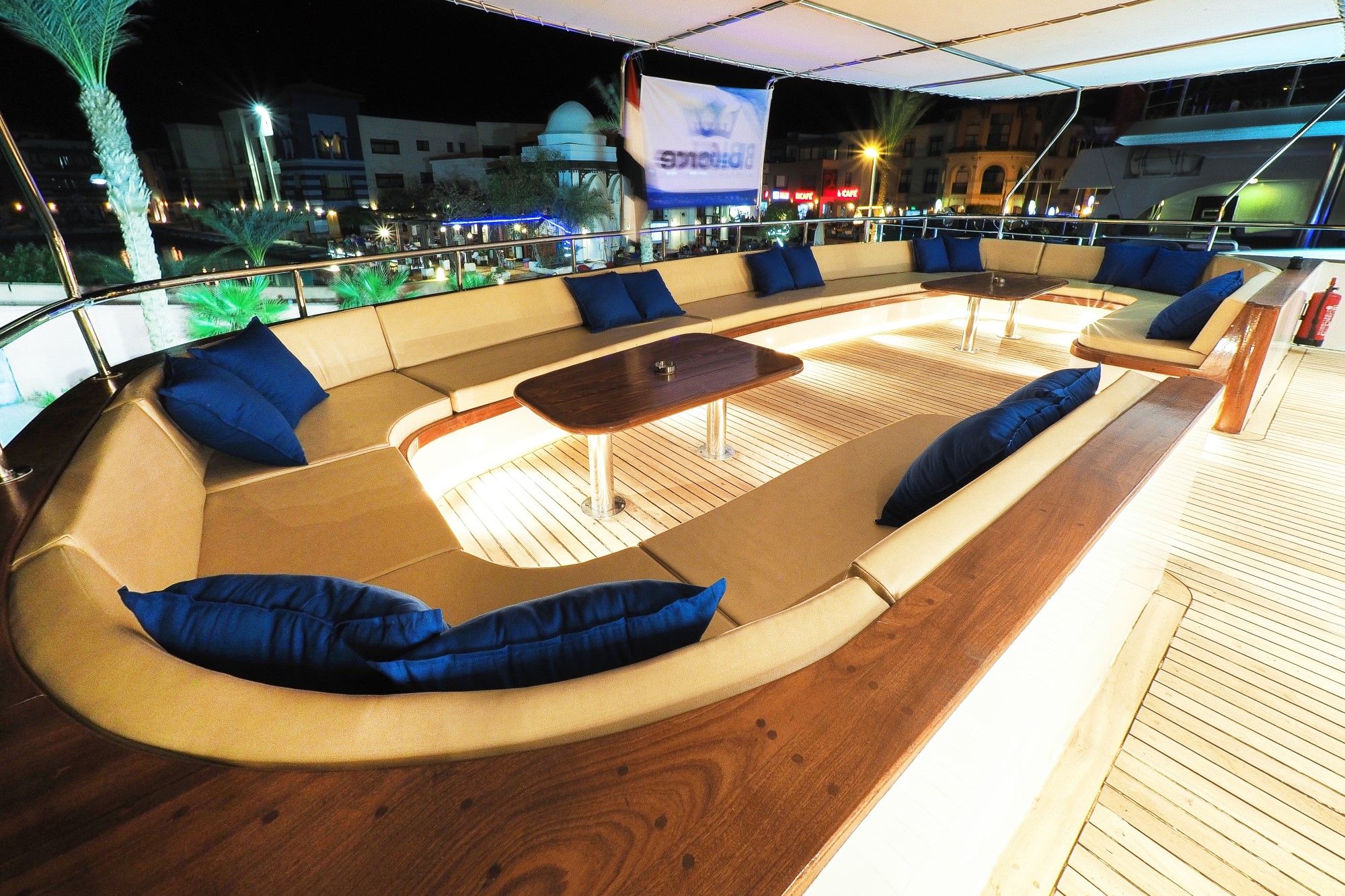 Red Sea Blue Force 3 — cocktail-bar.jpg