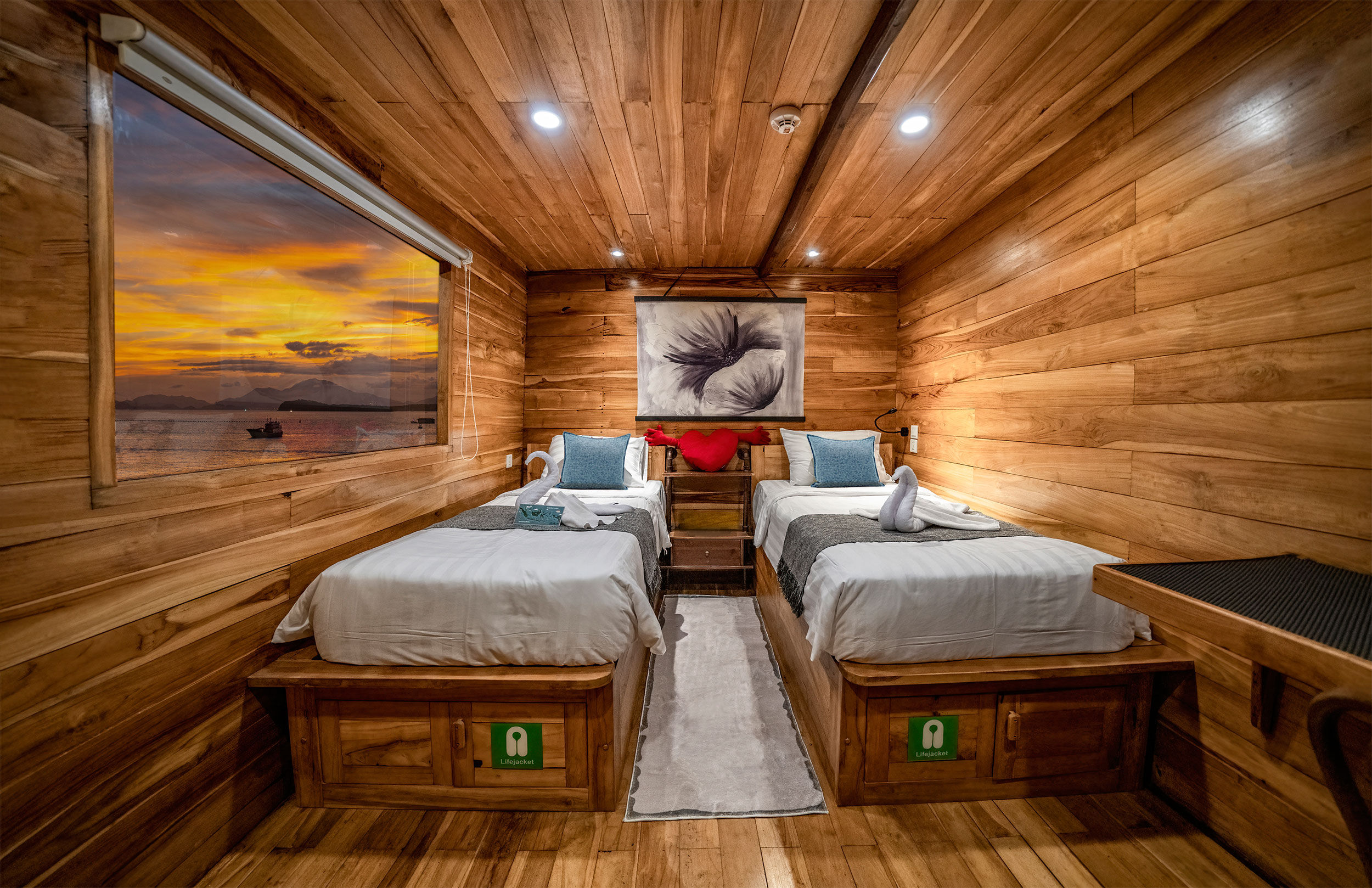 Komodo Aggressor — Komodo-Aggressor-SEAVIEW-STATEROOM.jpg