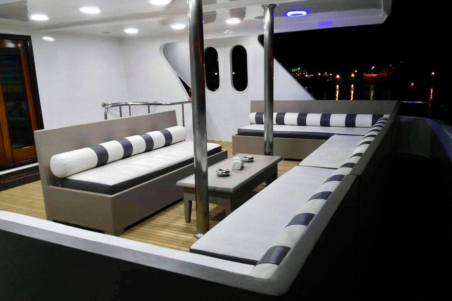 M/Y Andromeda — covered_deck.jpg