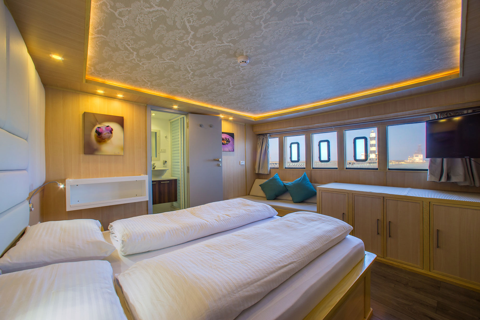 M/V Blue — cabin_master_3.jpg