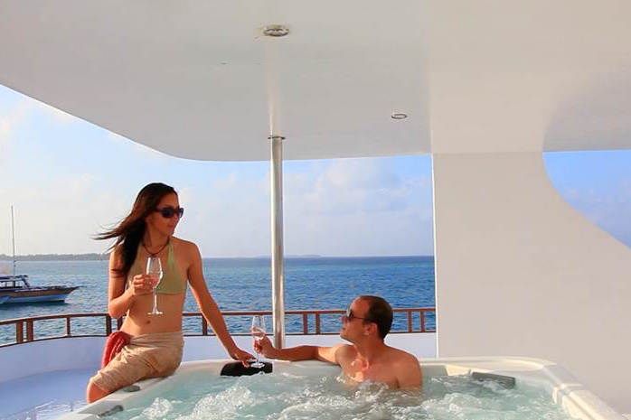 Fun Azul — 4_JACUZZI.jpg
