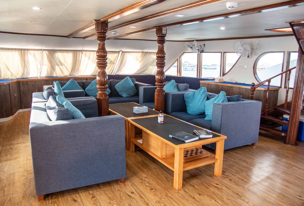 Emperor Voyager — Emperor-Voyager-saloon-1.jpg