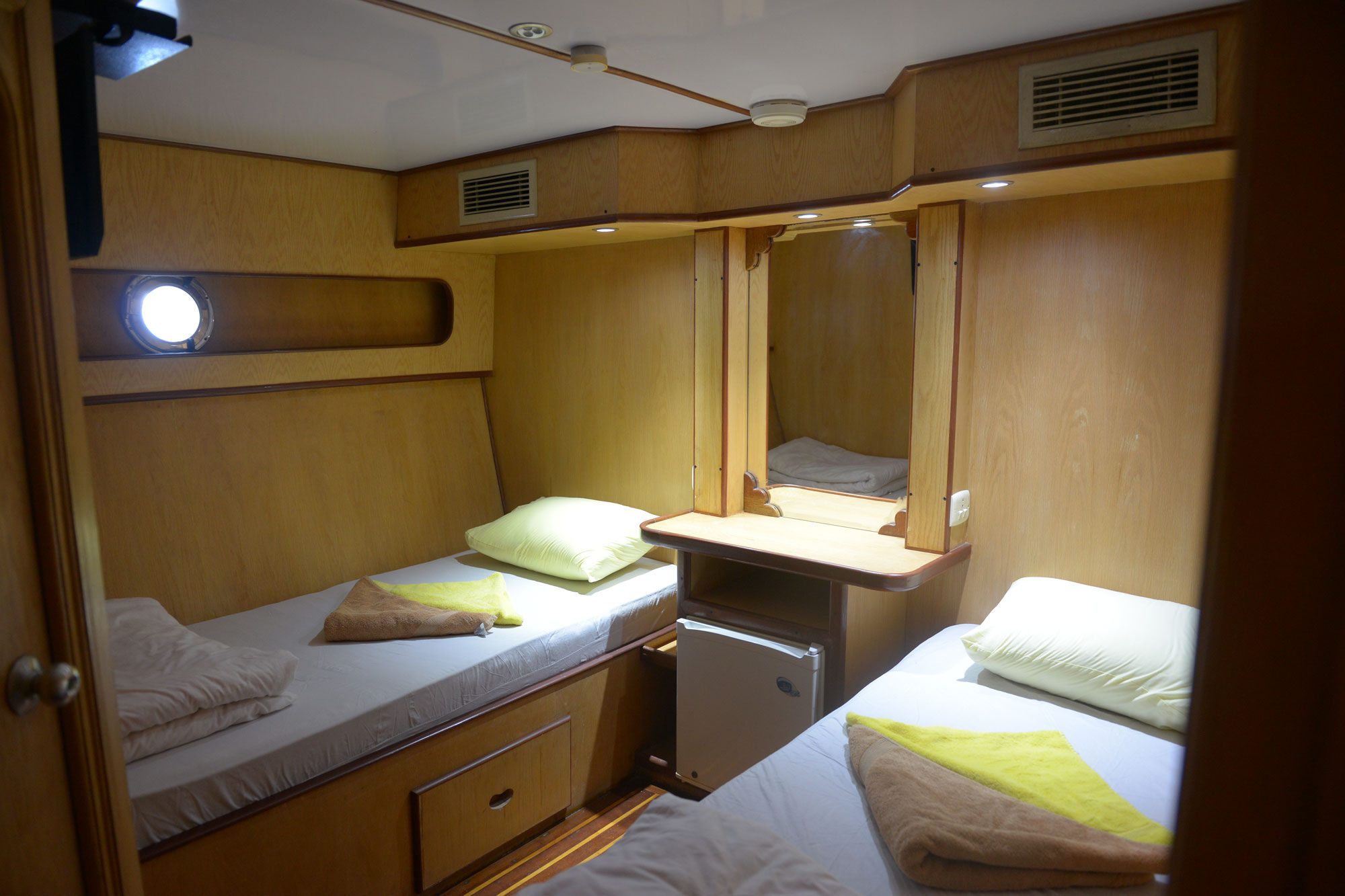Freedom III — Twin-lower-cabin-_1_.jpg