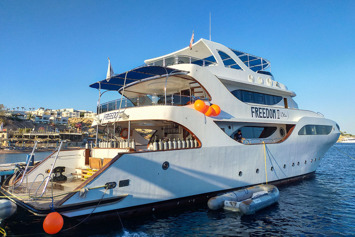 Freedom IV — freedom-iv-dive-deck-2.jpg