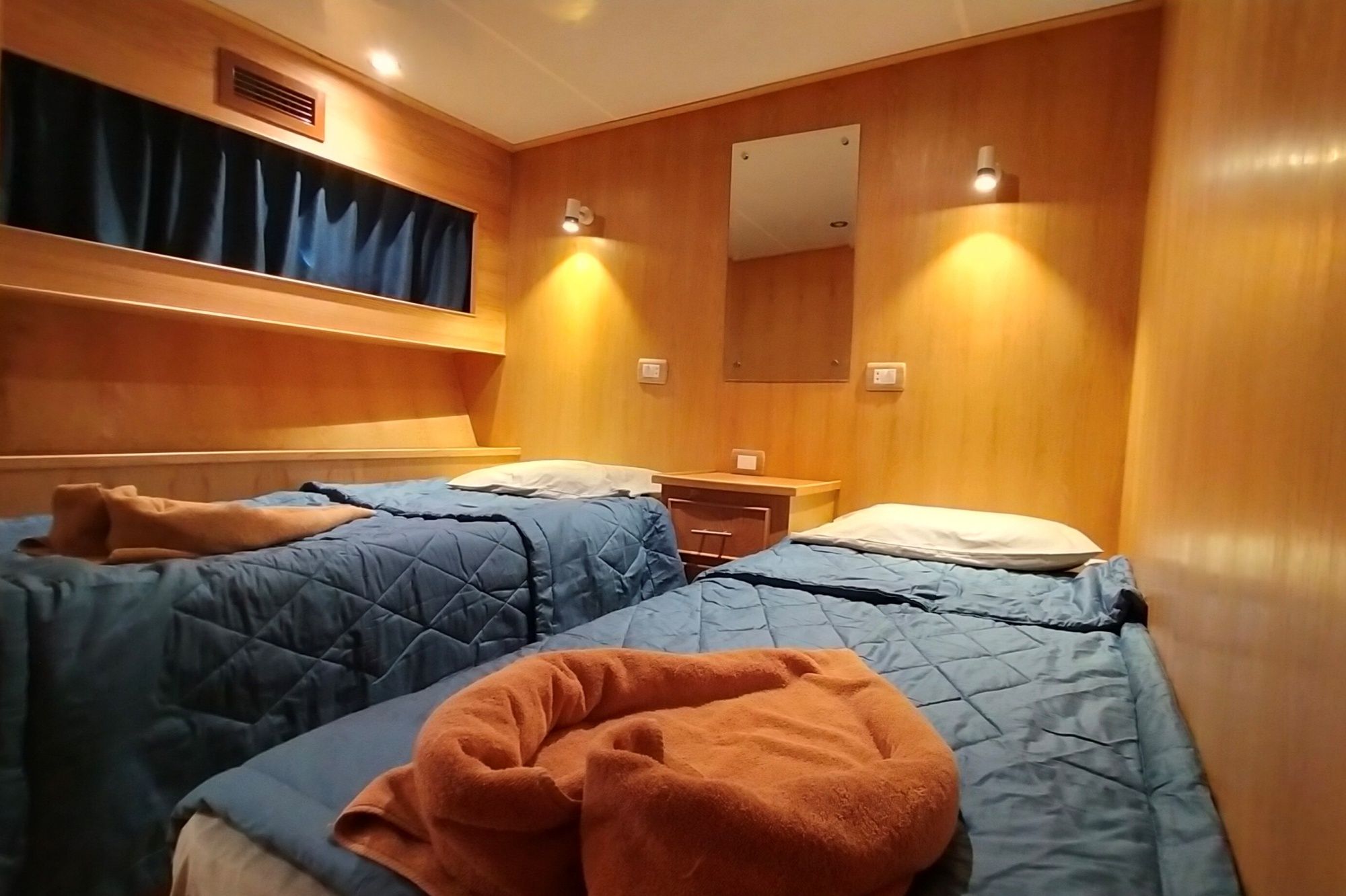 Freedom IV — freedom-iv-downstairs-normal-cabin.jpg