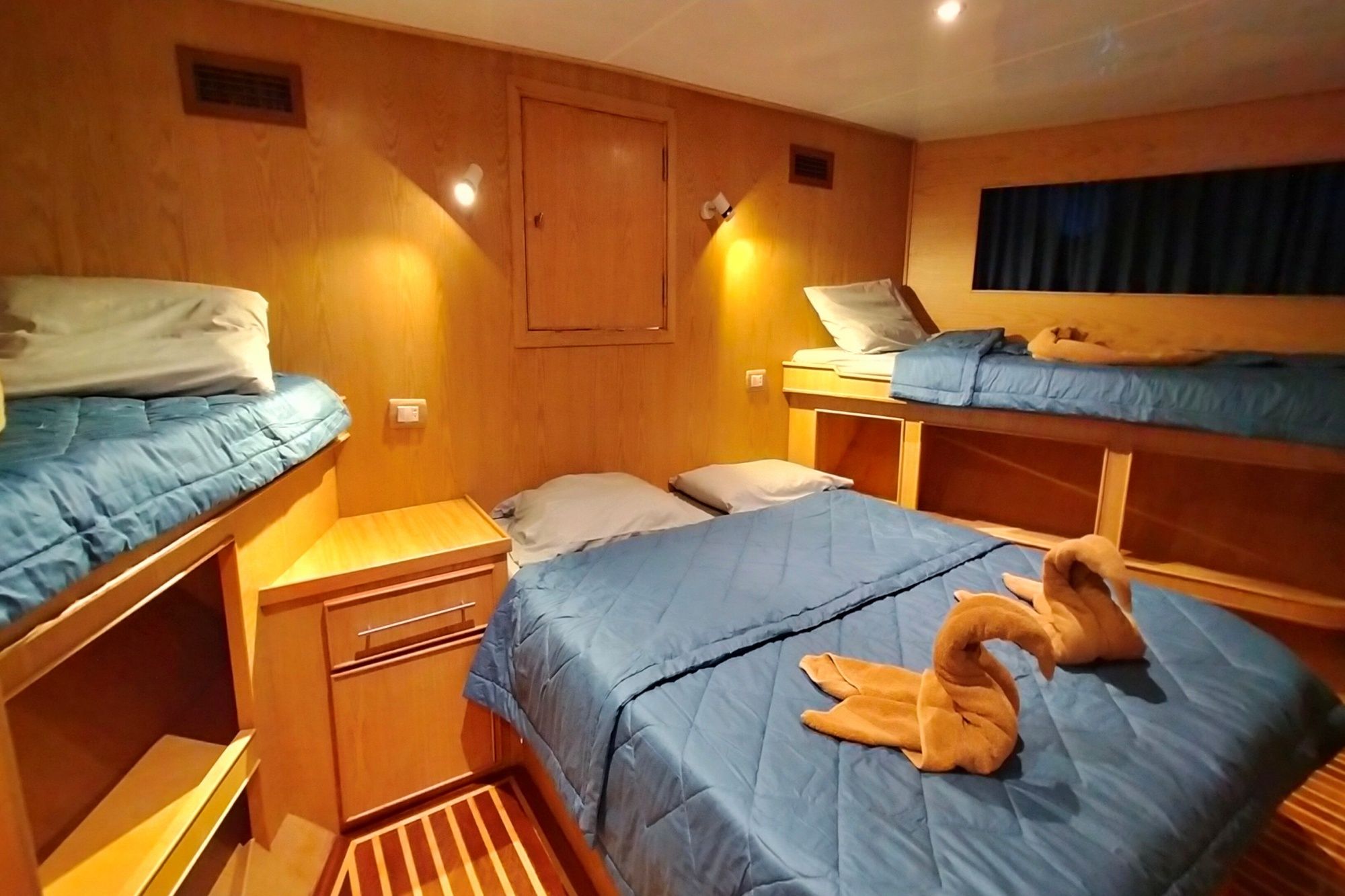 Freedom IV — freedom-iv-large-cabin.jpg