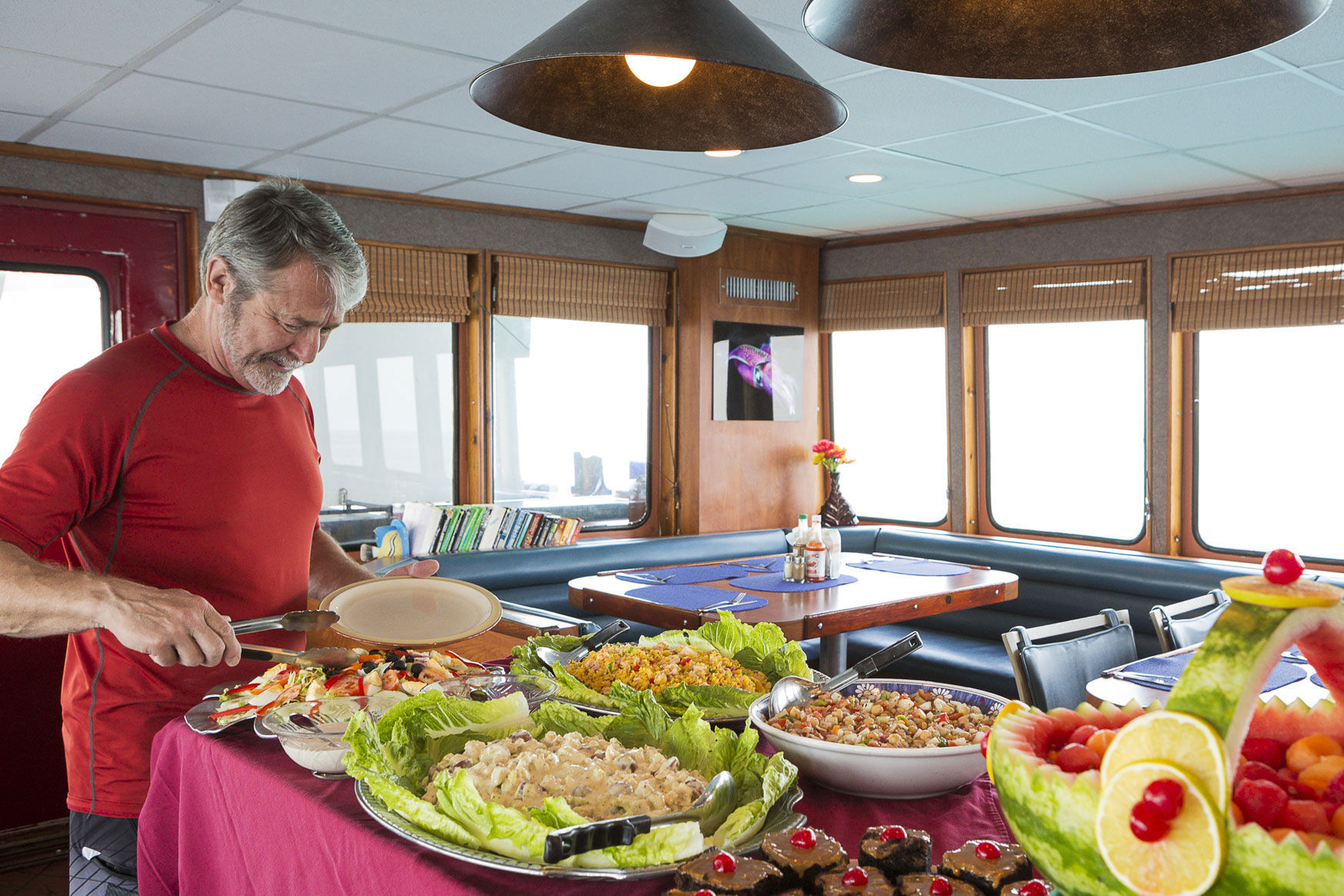 Belize Aggressor IV — buffetarea.jpg